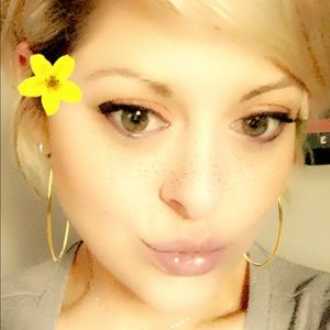 Meet your Posher, Olivia